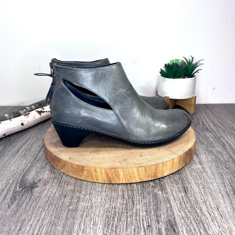 *Dansko | Bonita Burnished Nappa Leather Bootie in Grey Size 39/9
